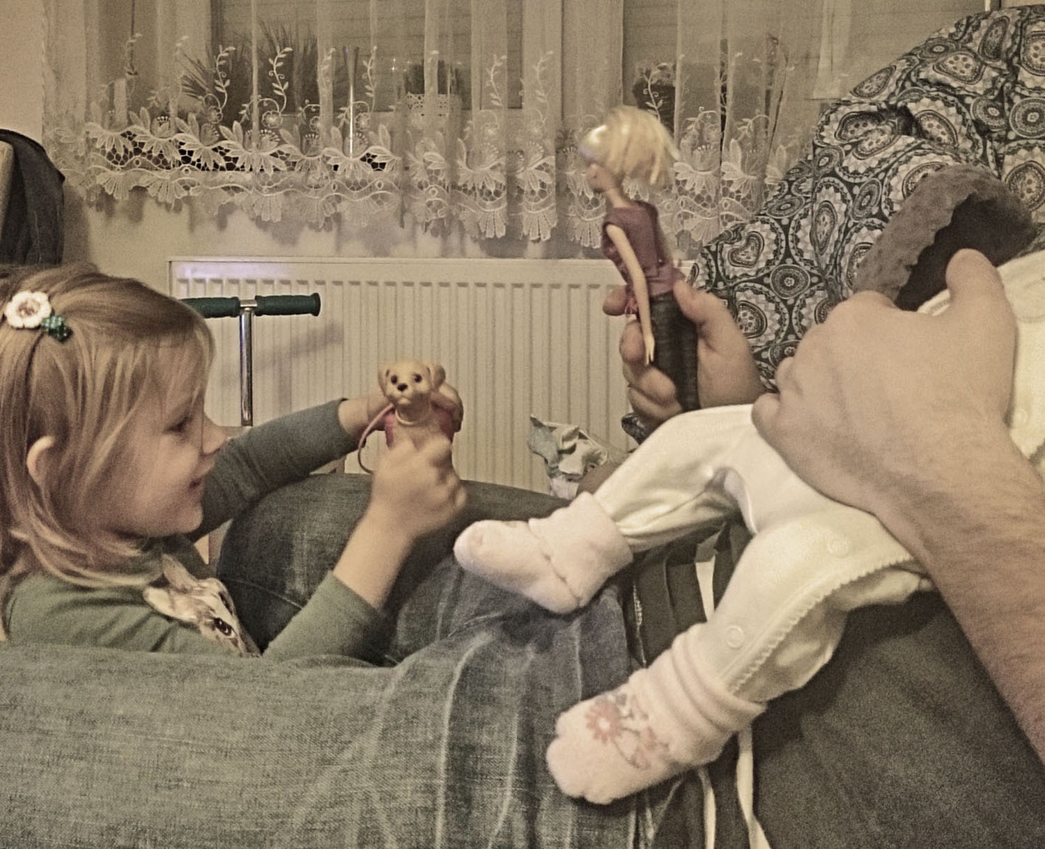 projekt 365, zabawki, lalka Barbie, piesek, dzieci