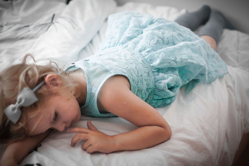 Projekt 365 dziecko moda dziecięca zmęczona księżniczka